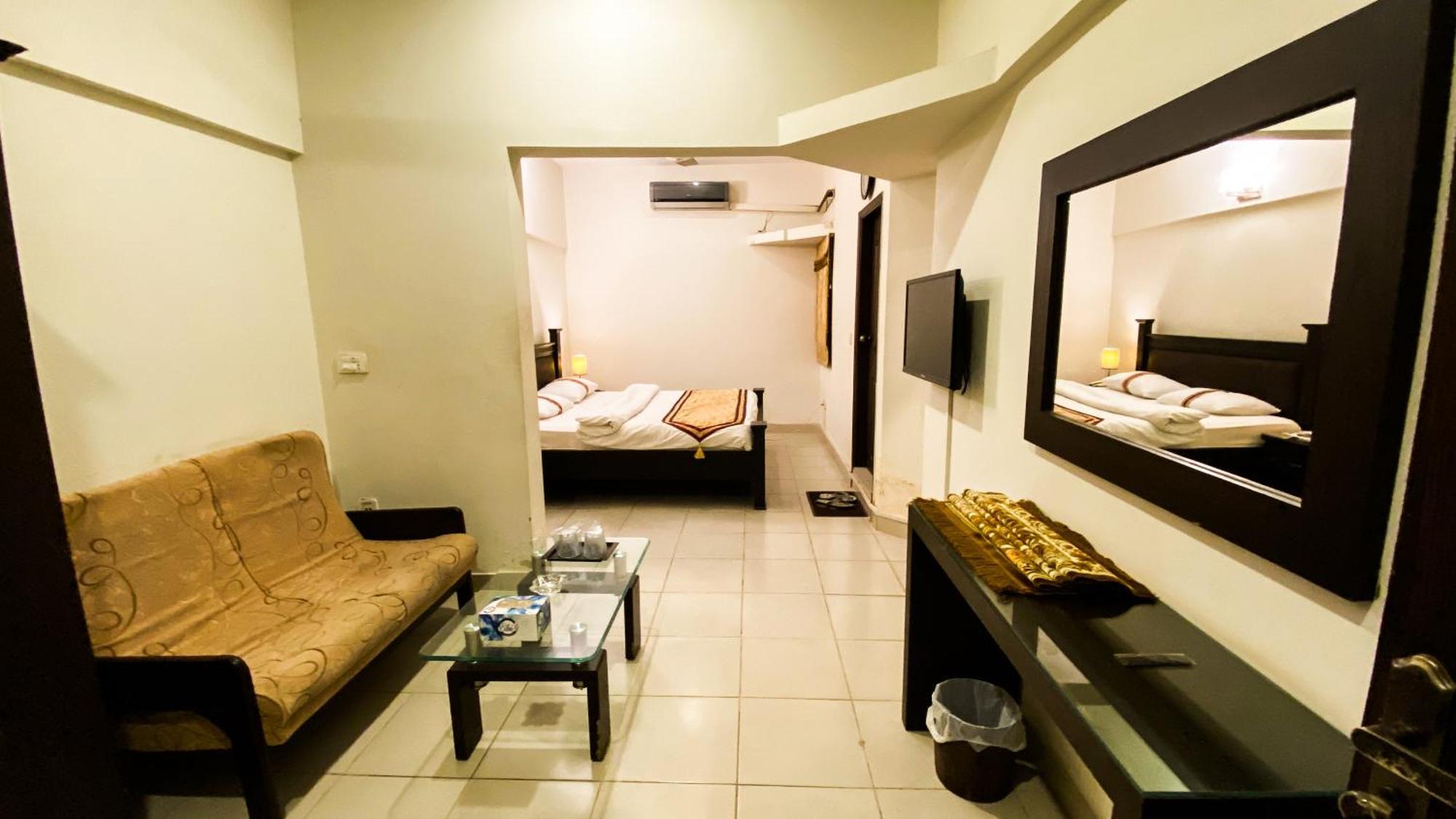 Royal Inn Hotel Карачи Экстерьер фото