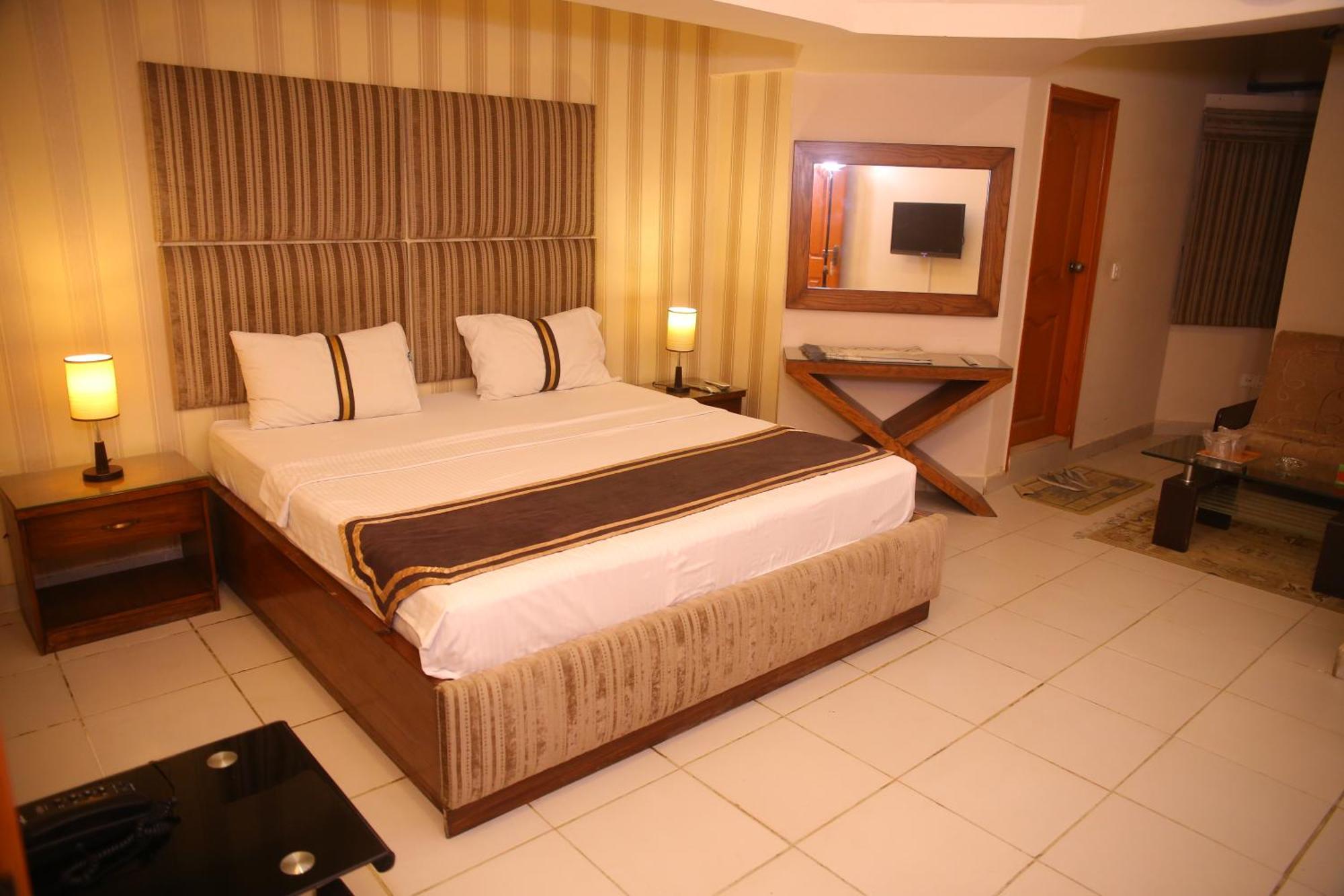 Royal Inn Hotel Карачи Экстерьер фото