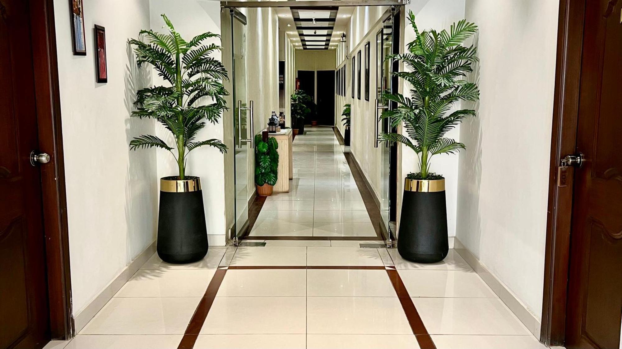 Royal Inn Hotel Карачи Экстерьер фото