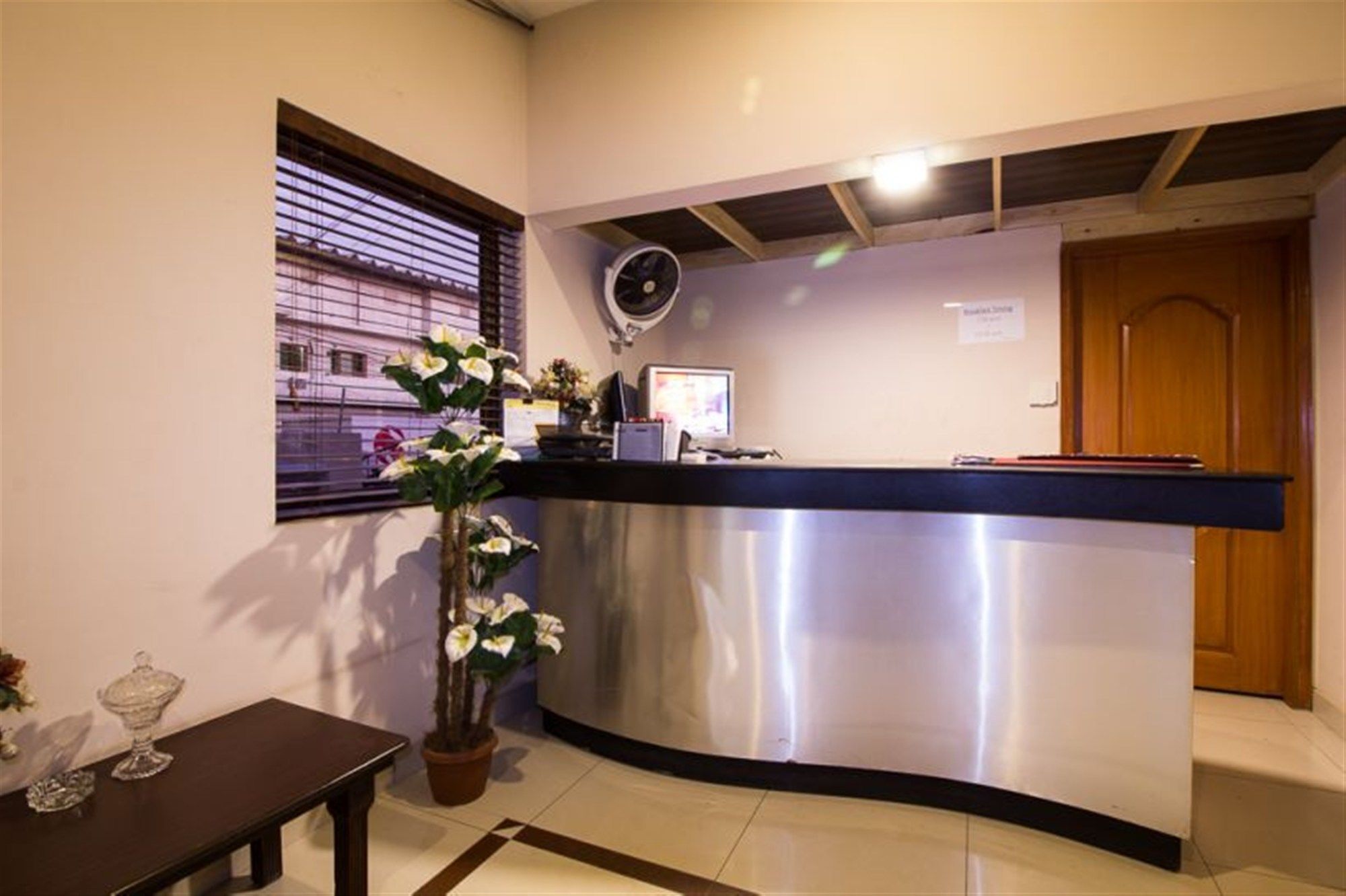 Royal Inn Hotel Карачи Экстерьер фото