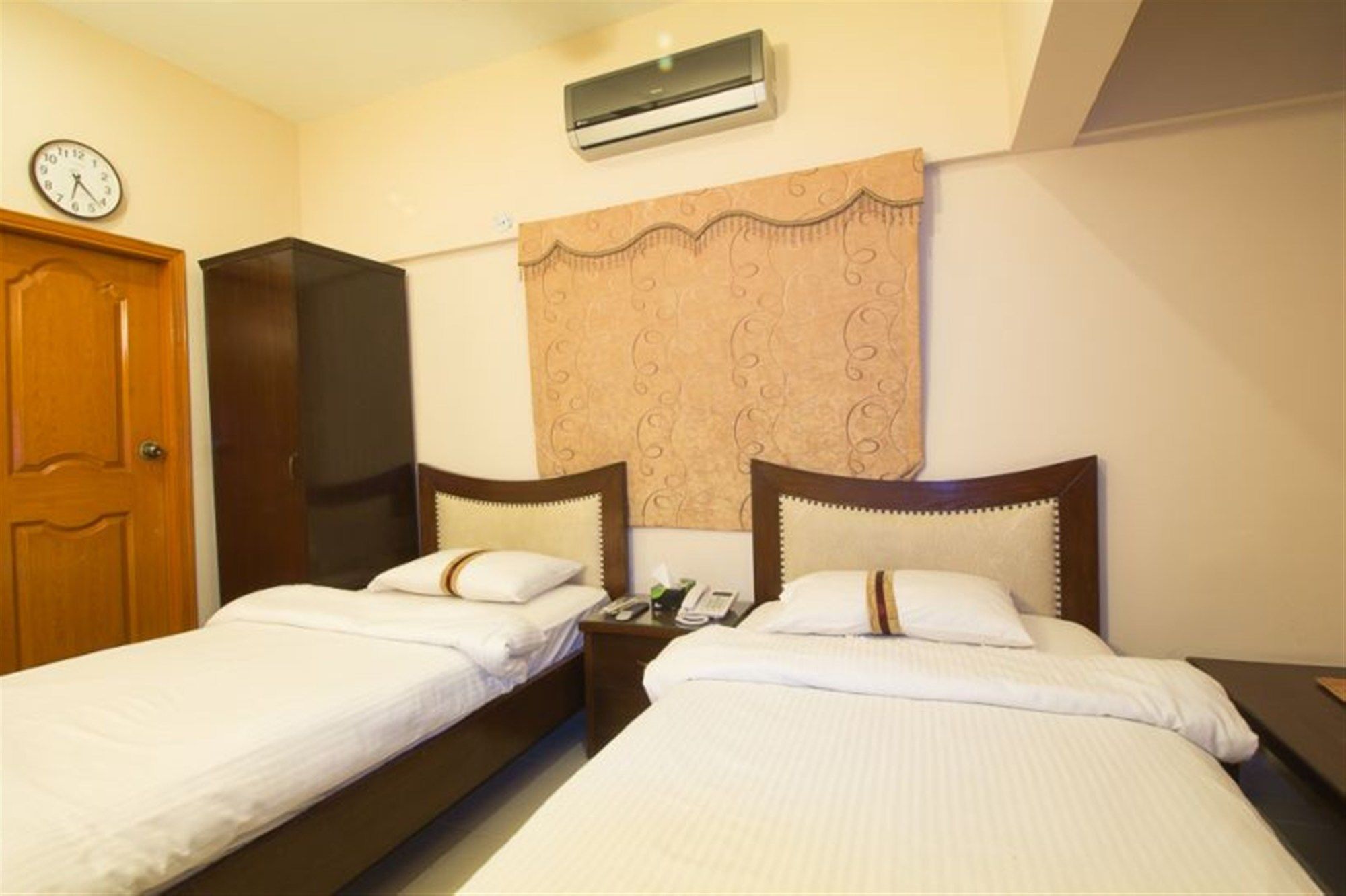 Royal Inn Hotel Карачи Экстерьер фото
