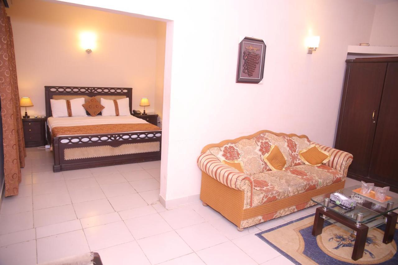 Royal Inn Hotel Карачи Экстерьер фото